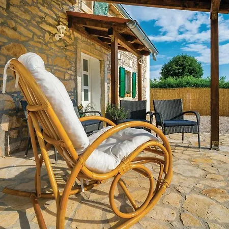Four Bedroom Holiday In Paradiz Nedeščina