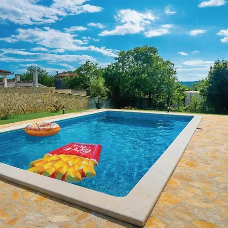 別荘 Four Bedroom Holiday In Paradiz Nedeščina